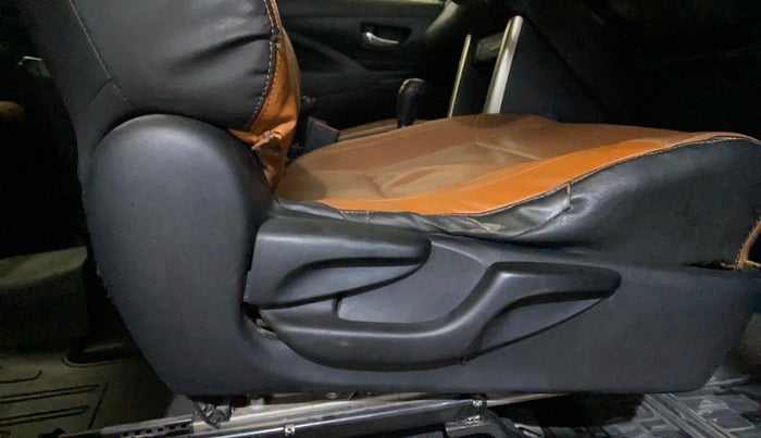 2018 Toyota Innova Crysta 2.7 GX AT 7 STR, Petrol, Automatic, 86,642 km, Driver Side Adjustment Panel