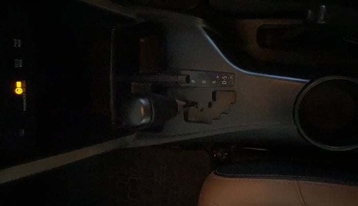 2018 Toyota Innova Crysta 2.7 GX AT 7 STR, Petrol, Automatic, 86,642 km, Gear Lever