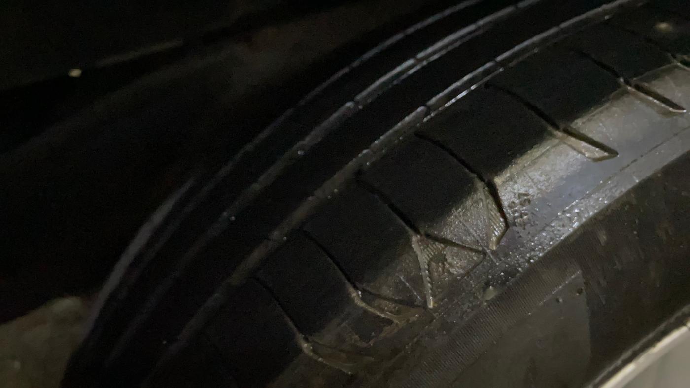 2018 Toyota Innova Crysta 2.7 GX AT 7 STR, Petrol, Automatic, 86,642 km, Right Rear Tyre Tread