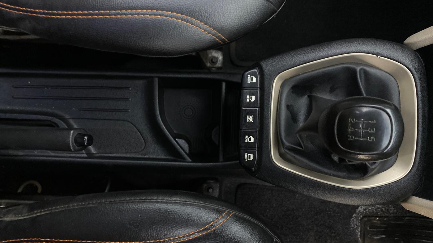 2020 Hyundai NEW SANTRO MAGNA, Petrol, Manual, 62,718 km, Gear Lever