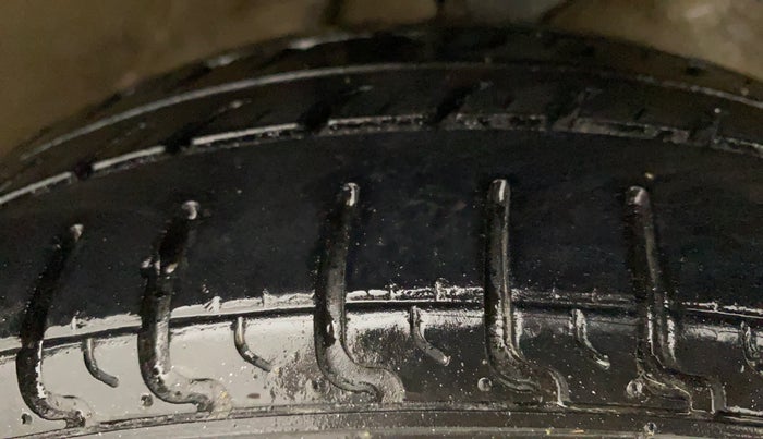 2016 Maruti Alto K10 VXI, Petrol, Manual, 42,835 km, Right Front Tyre Tread