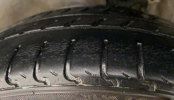 2016 Maruti Alto K10 VXI, Petrol, Manual, 42,835 km, Left Front Tyre Tread