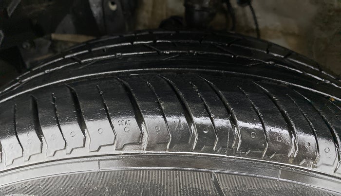 2017 Honda WR-V 1.5L I-DTEC VX MT, Diesel, Manual, 1,04,889 km, Left Front Tyre Tread