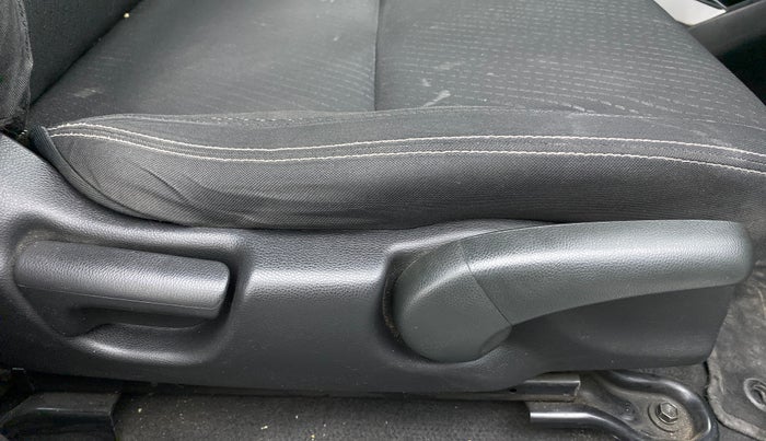 2017 Honda WR-V 1.5L I-DTEC VX MT, Diesel, Manual, 1,04,889 km, Driver Side Adjustment Panel