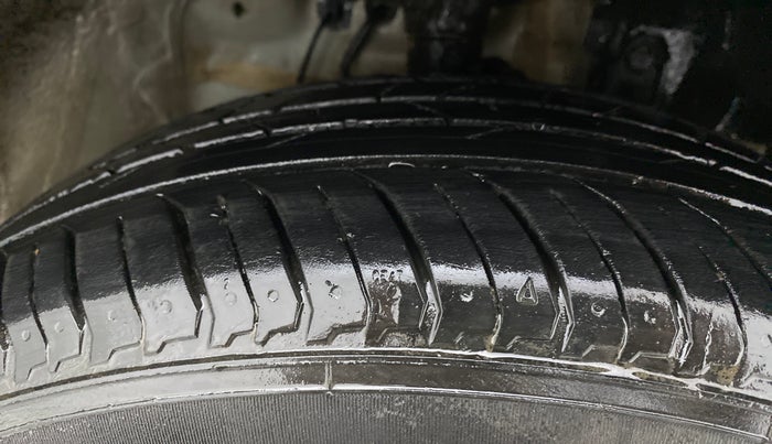 2017 Honda WR-V 1.5L I-DTEC VX MT, Diesel, Manual, 1,04,889 km, Right Front Tyre Tread