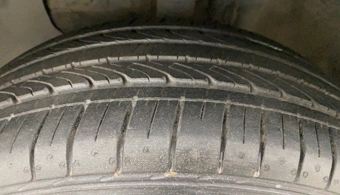 2016 Hyundai Elite i20 ASTA 1.2 (O), Petrol, Manual, 48,807 km, Left Front Tyre Tread