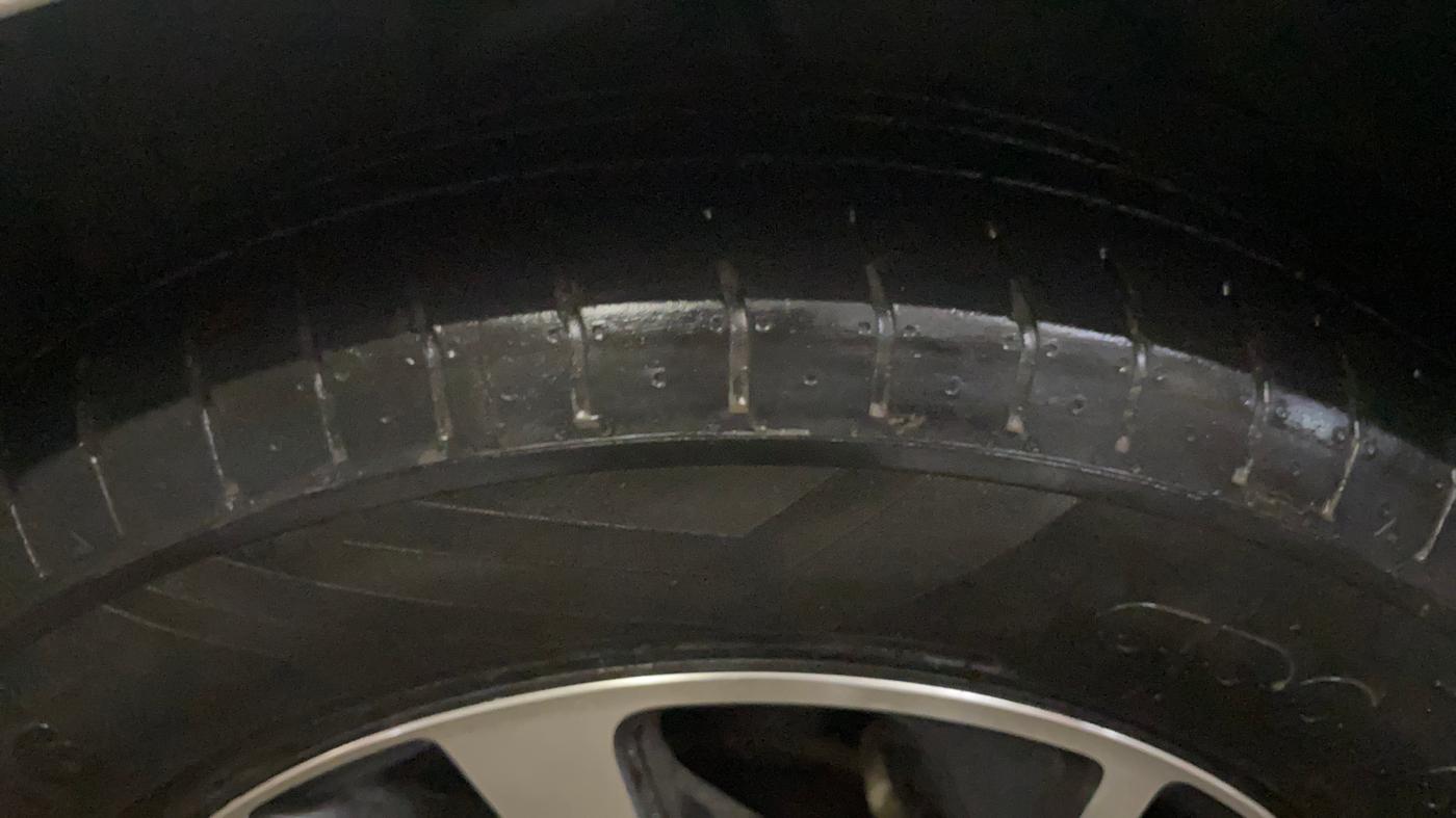 2021 Toyota Innova Crysta 2.4 GX AT 7 STR, Diesel, Automatic, 92,290 km, Left Front Tyre Tread