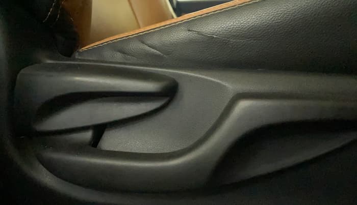 2021 Toyota Innova Crysta 2.4 GX AT 7 STR, Diesel, Automatic, 92,290 km, Driver Side Adjustment Panel