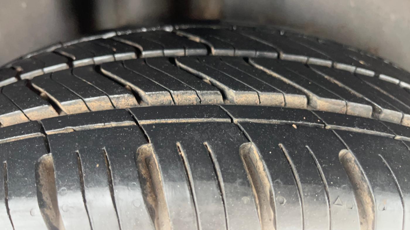 2018 Volkswagen Polo COMFORTLINE 1.0L MPI, Petrol, Manual, 1,38,642 km, Right Rear Tyre Tread