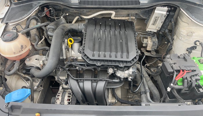 2018 Volkswagen Polo COMFORTLINE 1.0L MPI, Petrol, Manual, 1,38,642 km, Engine View