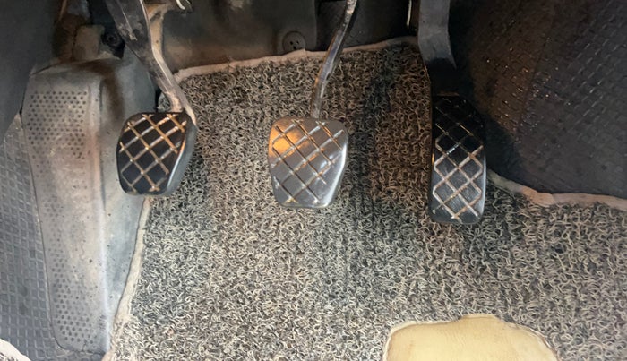 2018 Volkswagen Polo COMFORTLINE 1.0L MPI, Petrol, Manual, 1,38,642 km, Pedals