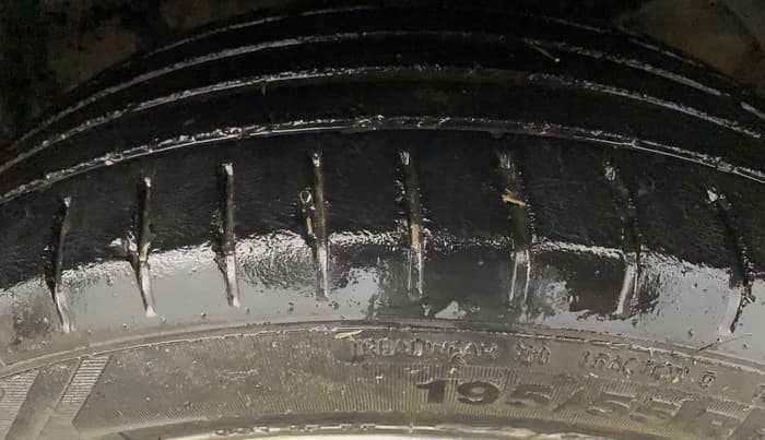 2019 Maruti Baleno ZETA PETROL 1.2, Petrol, Manual, 86,190 km, Right Front Tyre Tread