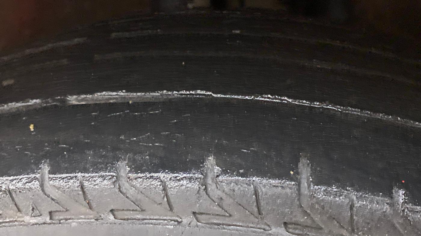 2011 Maruti Swift VXI, Petrol, Manual, 83,466 km, Left Front Tyre Tread
