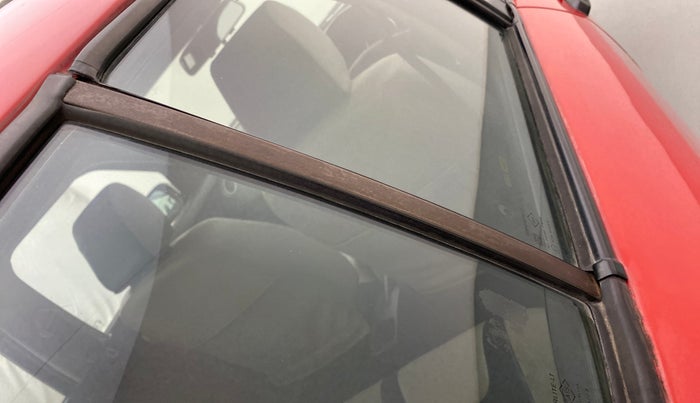 2011 Maruti Swift VXI, Petrol, Manual, 83,466 km, Right rear door - Slightly rusted