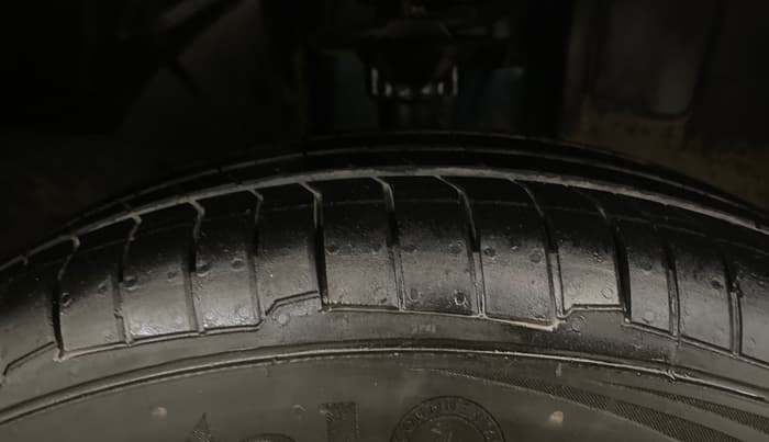 2021 Renault Kwid CLIMBER 1.0 (O), Petrol, Manual, 39,598 km, Right Front Tyre Tread
