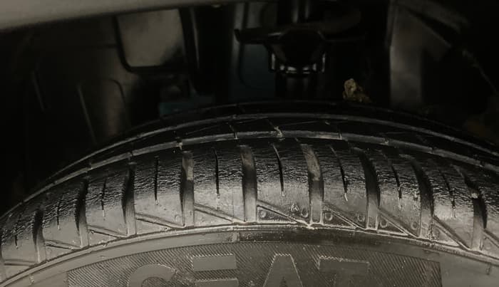 2021 Renault Kwid CLIMBER 1.0 (O), Petrol, Manual, 39,598 km, Left Front Tyre Tread