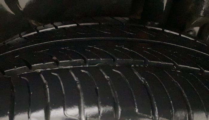 2012 Maruti Swift Dzire ZDI, Diesel, Manual, 1,03,278 km, Left Rear Tyre Tread