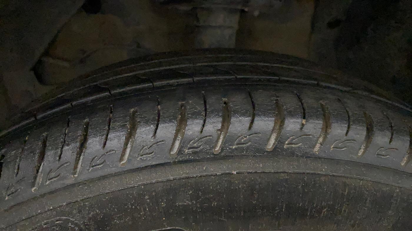 2021 Maruti Vitara Brezza LXI, Petrol, Manual, 59,466 km, Left Front Tyre Tread