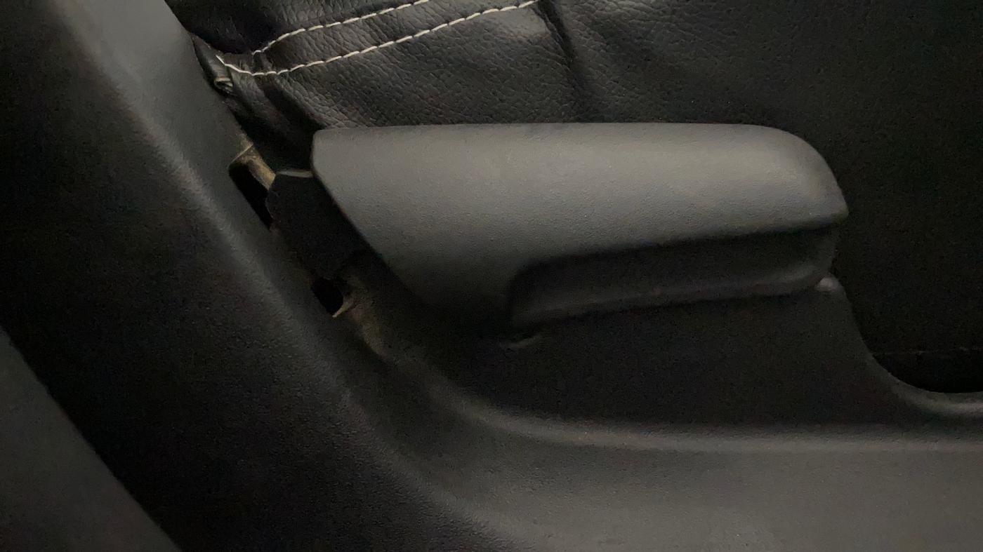 2021 Maruti Vitara Brezza LXI, Petrol, Manual, 59,466 km, Driver Side Adjustment Panel