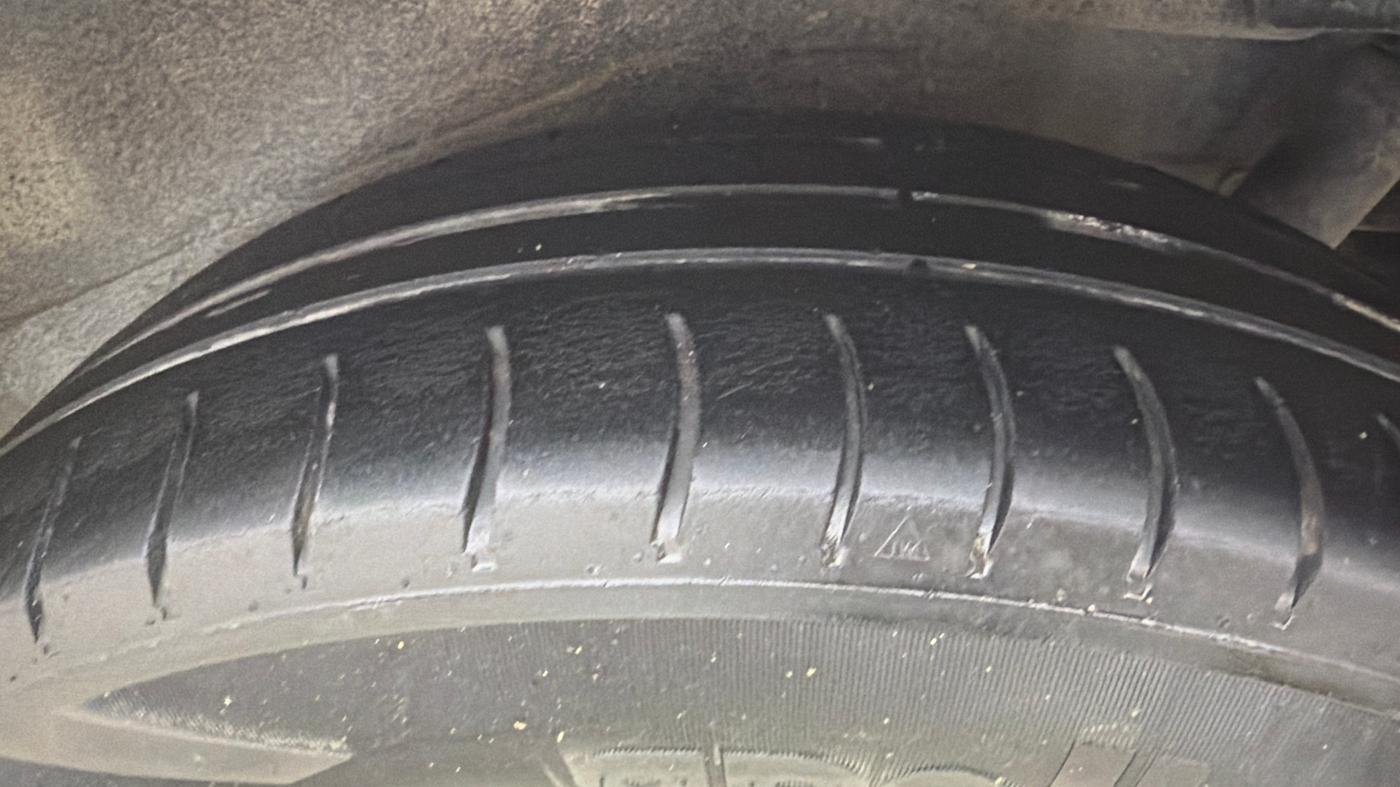 2013 Maruti Wagon R 1.0 VXI, CNG, Manual, 75,483 km, Left Rear Tyre Tread