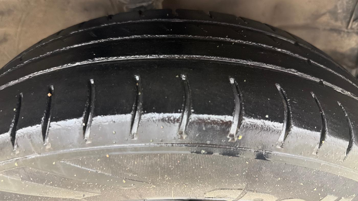 2013 Maruti Wagon R 1.0 VXI, CNG, Manual, 75,483 km, Right Front Tyre Tread