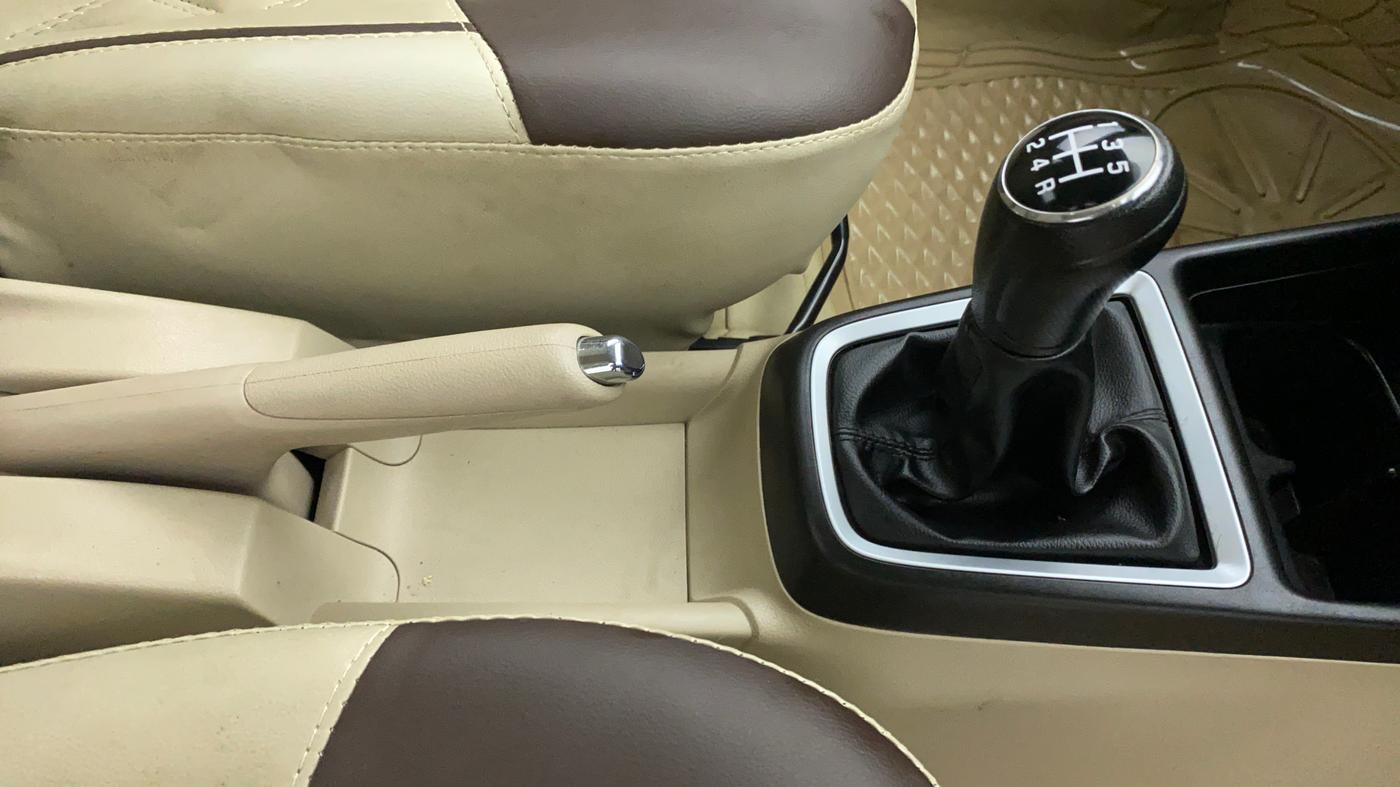 2018 Maruti Dzire VXI, Petrol, Manual, 13,083 km, Gear Lever
