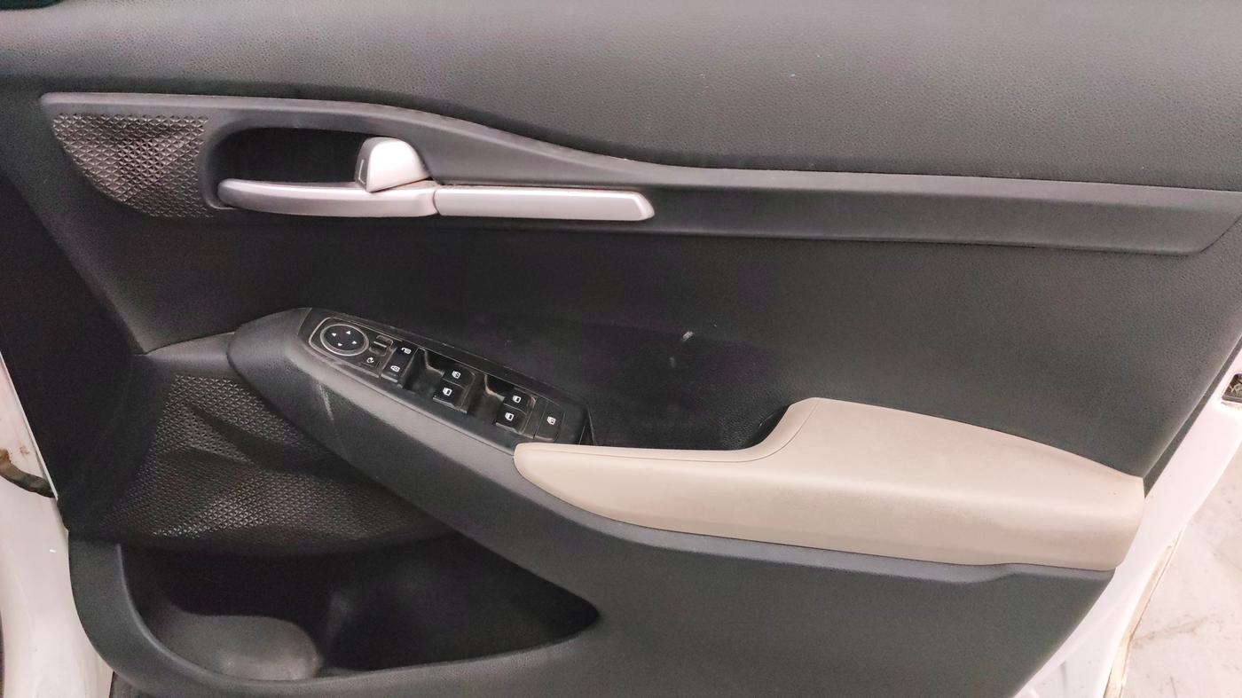 2021 KIA SELTOS HTK PLUS 1.5 IMT, Petrol, Manual, 77,185 km, Driver Side Door Panels Control