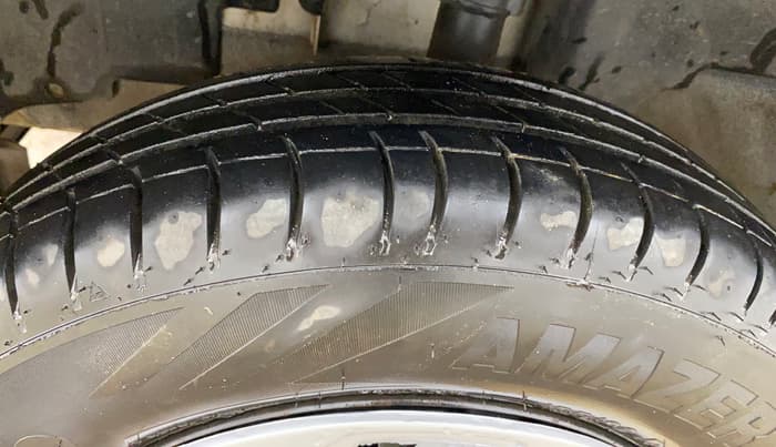 2016 Renault Kwid RXT 0.8, Petrol, Manual, 1,23,083 km, Left Front Tyre Tread