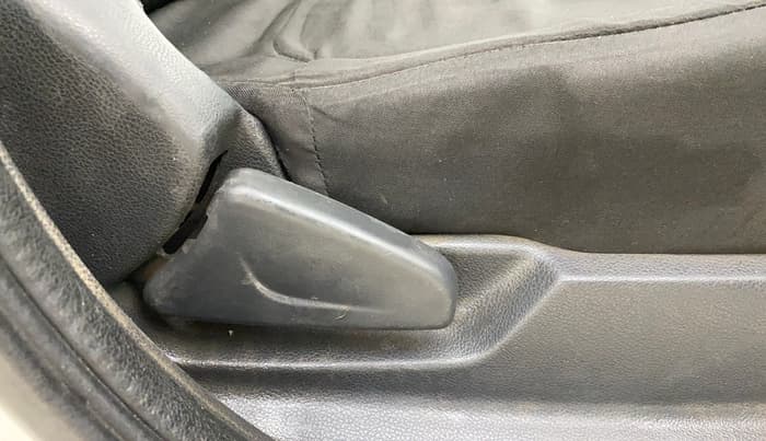 2016 Renault Kwid RXT 0.8, Petrol, Manual, 1,23,083 km, Driver Side Adjustment Panel