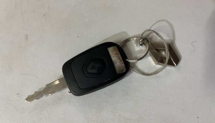 2017 Renault Kwid RXT 1.0 (O), Petrol, Manual, 32,177 km, Key Close Up