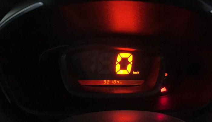 2017 Renault Kwid RXT 1.0 (O), Petrol, Manual, 32,177 km, Odometer Image