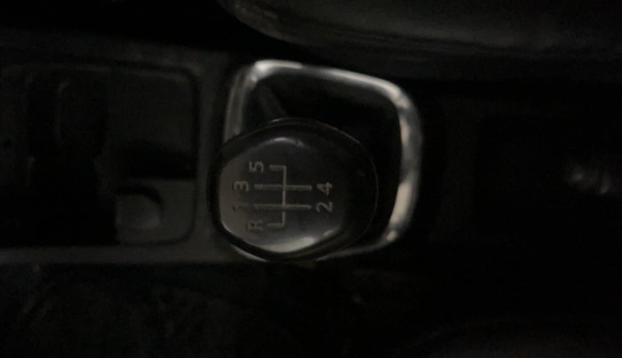 2017 Renault Kwid RXT 1.0 (O), Petrol, Manual, 32,177 km, Gear Lever