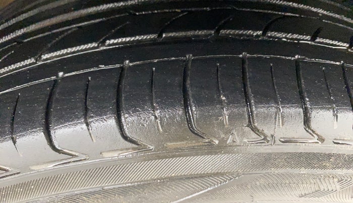 2018 Skoda Rapid AMBITION 1.5 TDI, Diesel, Manual, 75,807 km, Right Front Tyre Tread