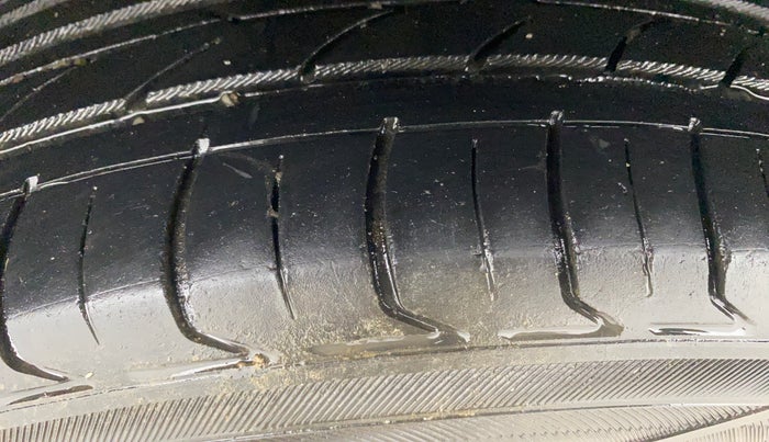 2018 Skoda Rapid AMBITION 1.5 TDI, Diesel, Manual, 75,807 km, Right Rear Tyre Tread