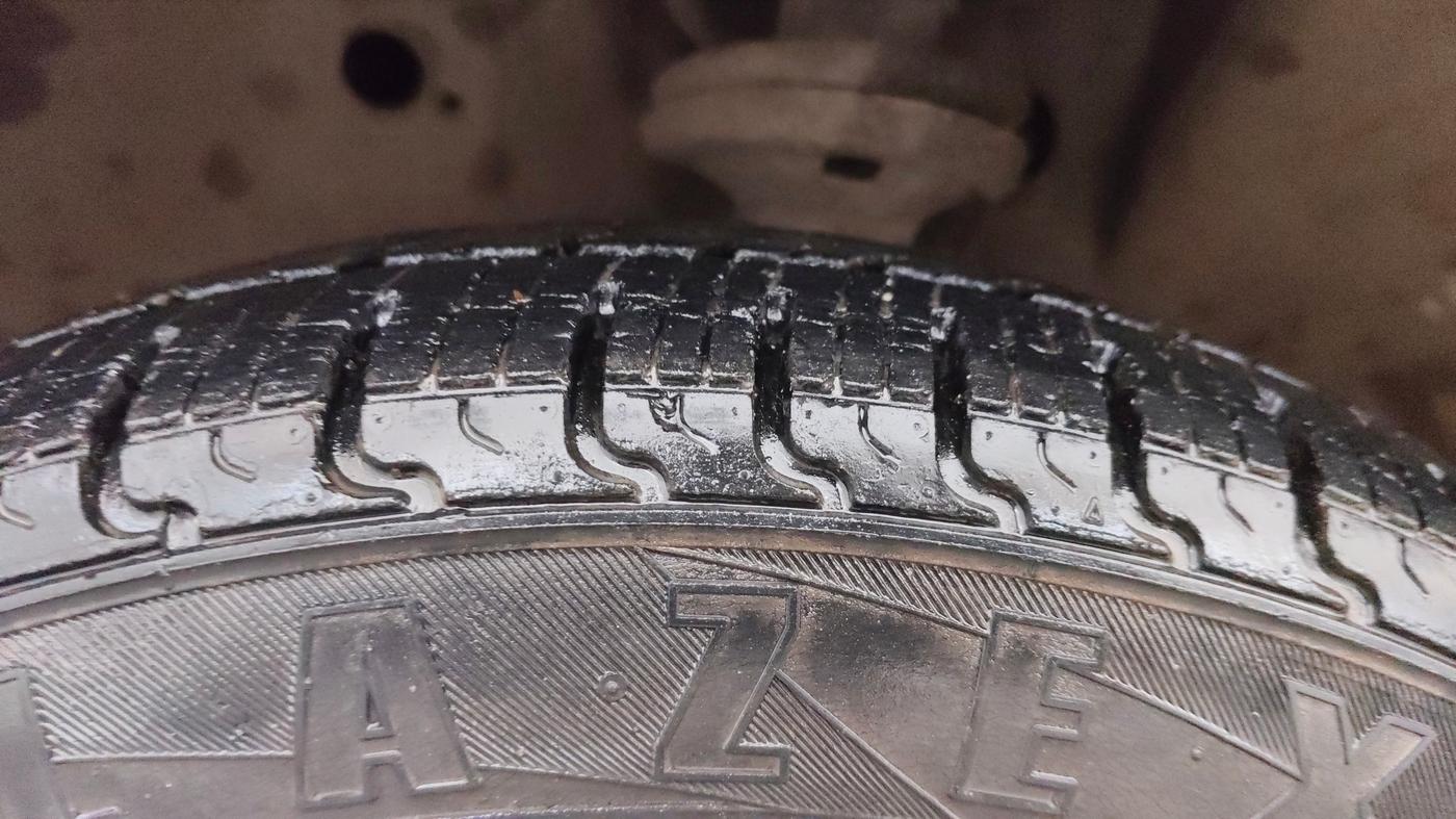 2018 Maruti Wagon R 1.0 VXI+ AMT, Petrol, Automatic, 21,812 km, Left Front Tyre Tread