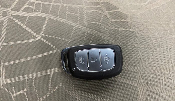 2015 Hyundai Grand i10 ASTA AT 1.2 KAPPA VTVT, Petrol, Automatic, 39,713 km, Key Close Up