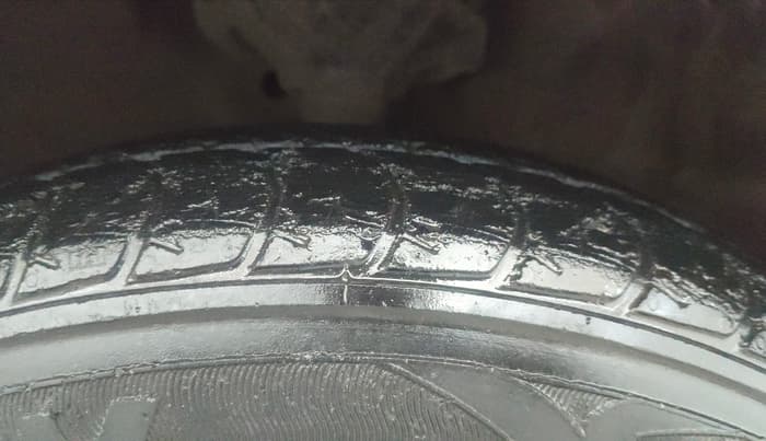 2015 Maruti Celerio ZXI AMT, Petrol, Automatic, 26,513 km, Right Front Tyre Tread
