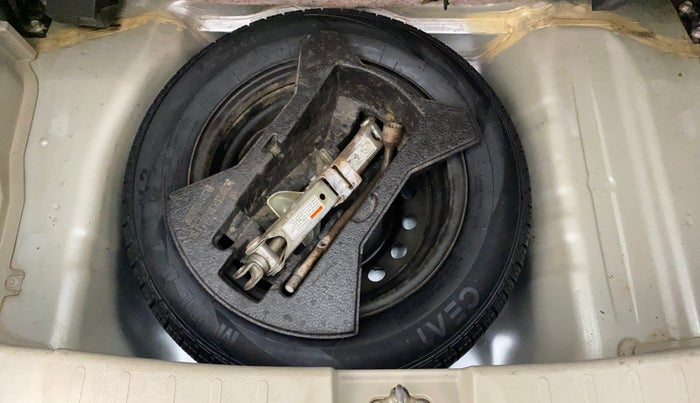 2014 Maruti Celerio VXI, Petrol, Manual, 33,295 km, Dicky (Boot door) - Tool missing