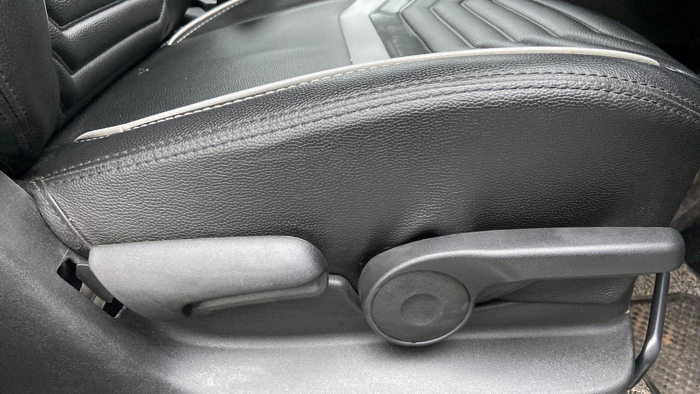 2020 Maruti Vitara Brezza ZXI AT SHVS, Petrol, Automatic, 24,458 km, Driver Side Adjustment Panel