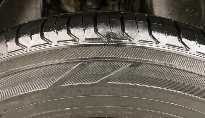 2019 Jeep Compass LONGITUDE (O) 1.4 PETROL AT, Petrol, Automatic, 76,086 km, Right Rear Tyre Tread