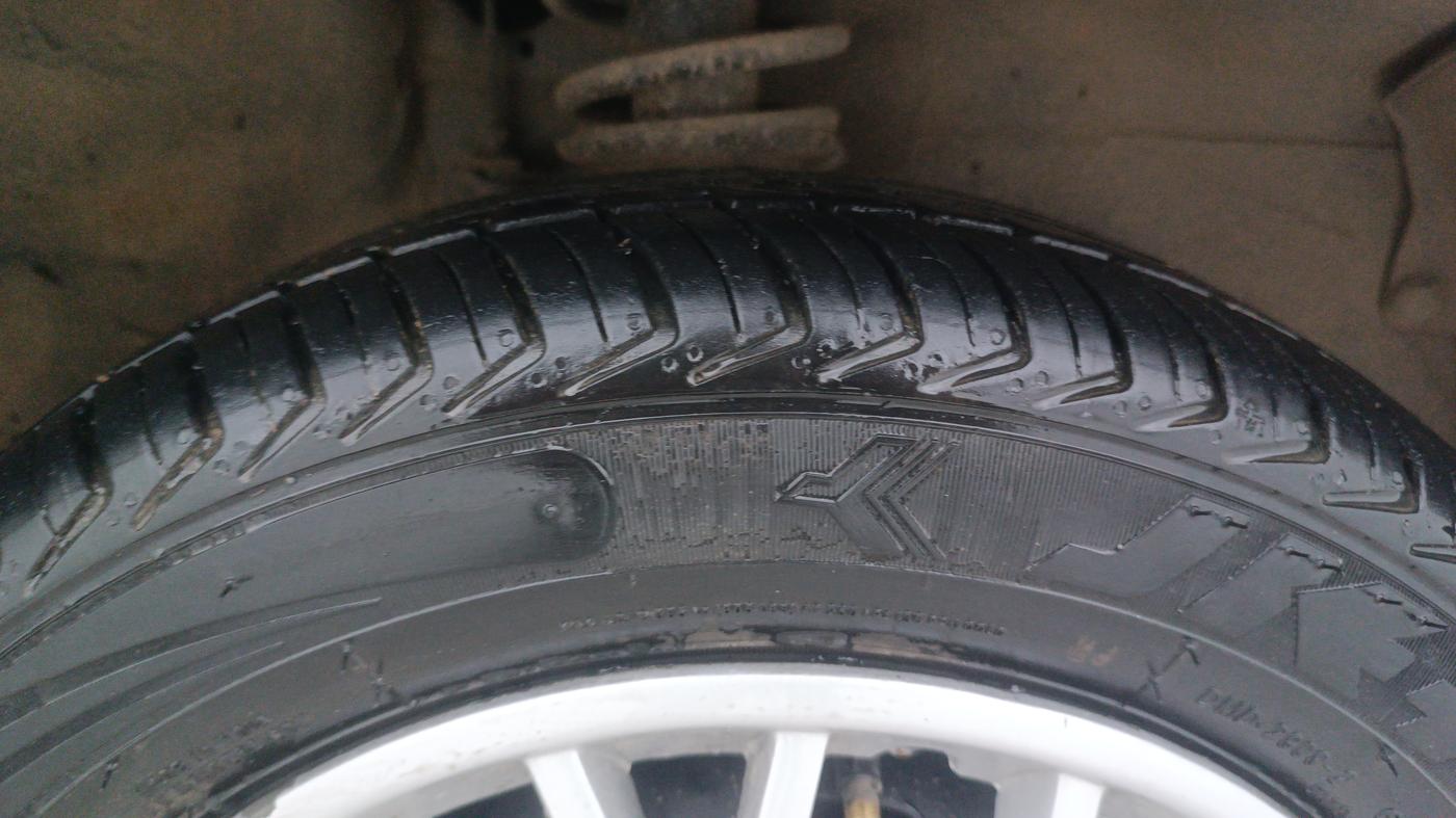 2015 Maruti Alto K10 VXI AMT, Petrol, Automatic, 72,374 km, Right Front Tyre Tread