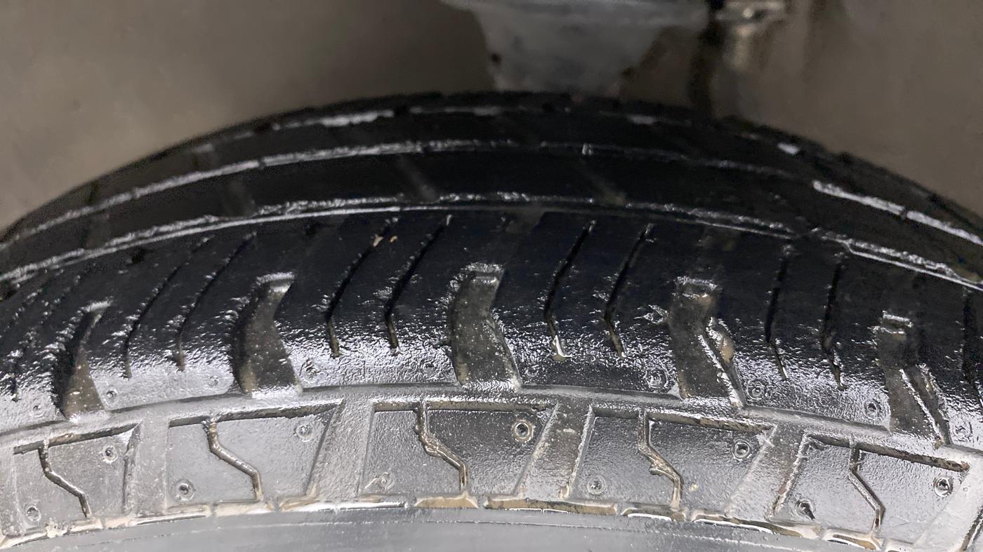 2016 Maruti Alto 800 LXI, Petrol, Manual, 31,847 km, Left Front Tyre Tread