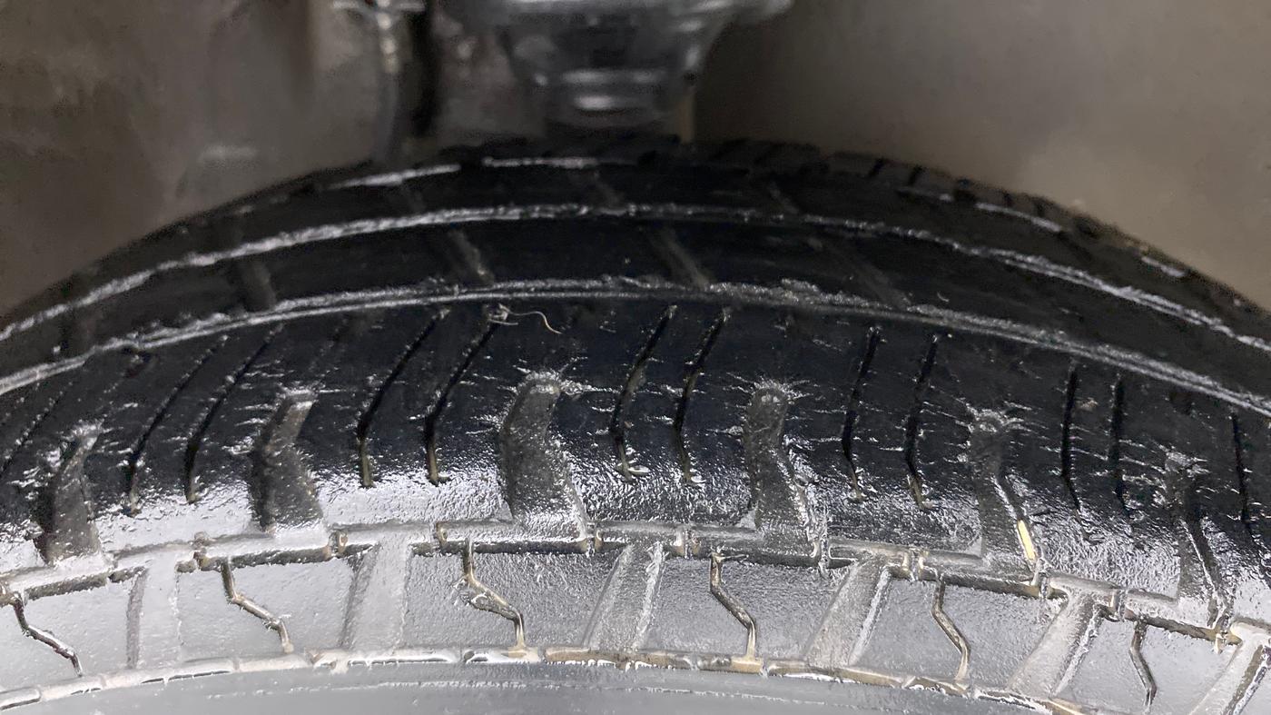 2016 Maruti Alto 800 LXI, Petrol, Manual, 31,847 km, Right Front Tyre Tread