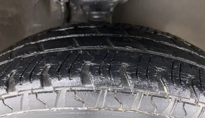 2016 Maruti Alto 800 LXI, Petrol, Manual, 31,847 km, Right Front Tyre Tread
