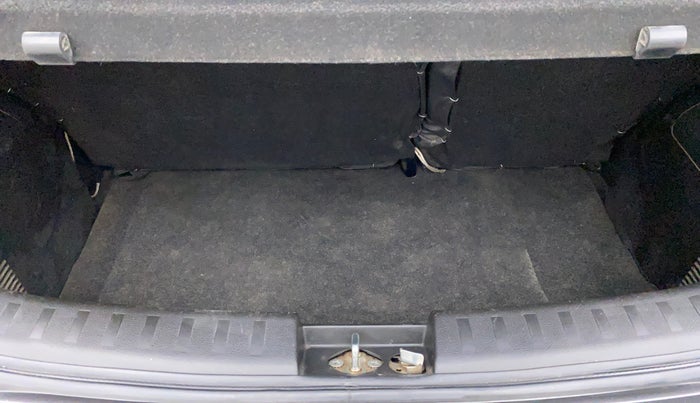 2017 Maruti Swift VDI, Diesel, Manual, 81,400 km, Boot Inside