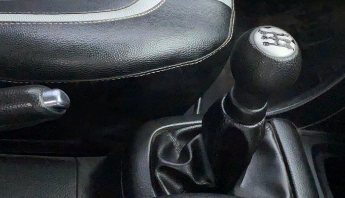 2017 Maruti Swift VDI, Diesel, Manual, 81,400 km, Gear Lever