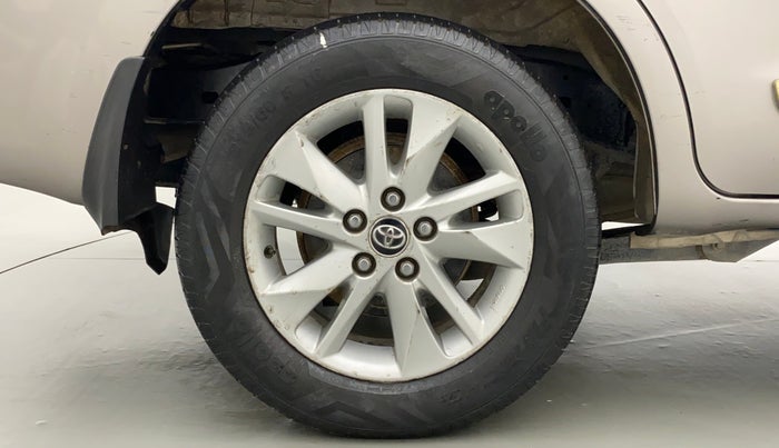 2018 Toyota Innova Crysta 2.4 VX 7 STR, Diesel, Manual, 1,00,065 km, Right Rear Wheel