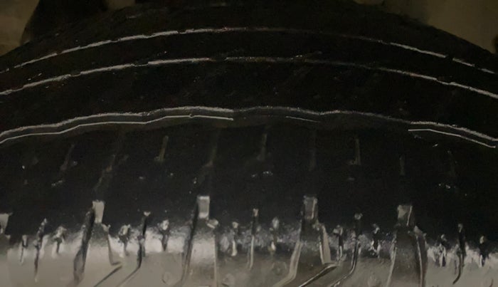 2012 Tata Safari Storme 2.2 VX 4X2, Diesel, Manual, 1,05,487 km, Left Front Tyre Tread