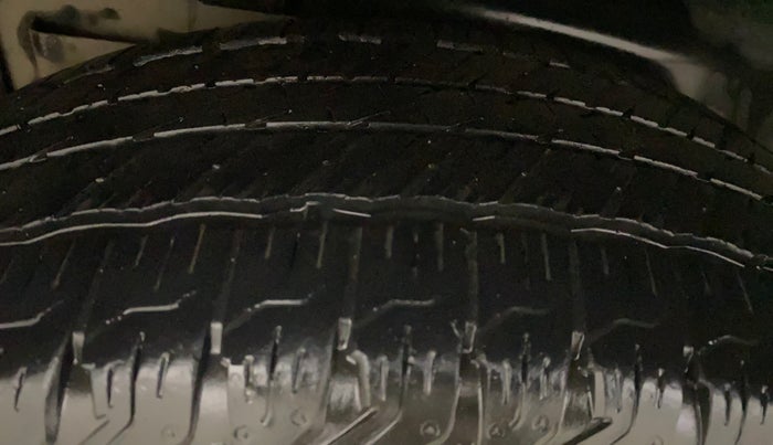 2012 Tata Safari Storme 2.2 VX 4X2, Diesel, Manual, 1,05,487 km, Right Rear Tyre Tread