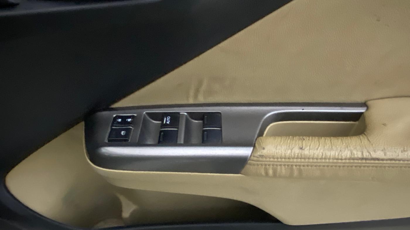 2016 Honda City 1.5L I-VTEC VX, Petrol, Manual, 1,09,080 km, Driver Side Door Panels Control